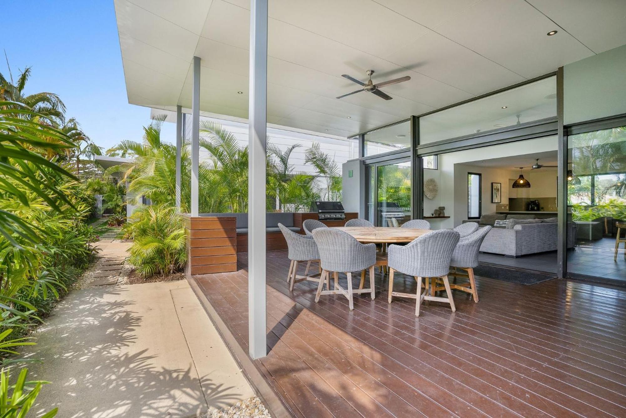 Byron Lux Beach Houses ไบรอนเบย์ ภายนอก รูปภาพ