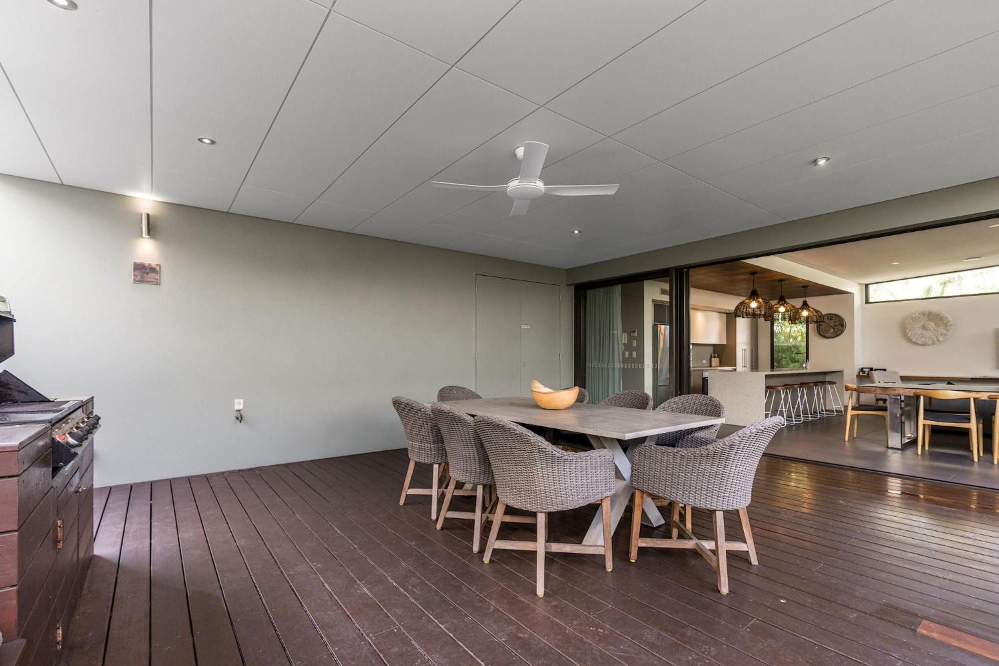 Byron Lux Beach Houses ไบรอนเบย์ ภายนอก รูปภาพ